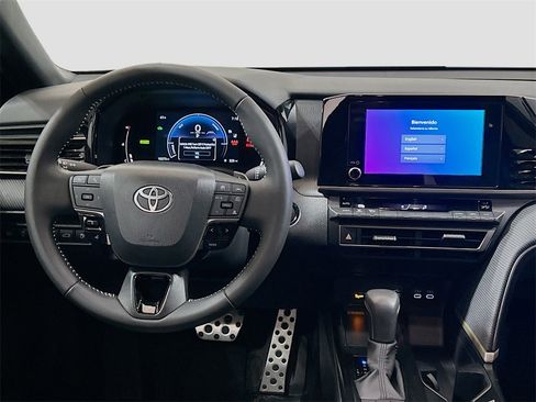 Used 2025 Toyota Camry LE image 18