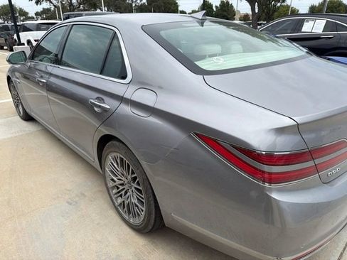 Used 2021 Genesis G90 3.3T Premium RWD image 2
