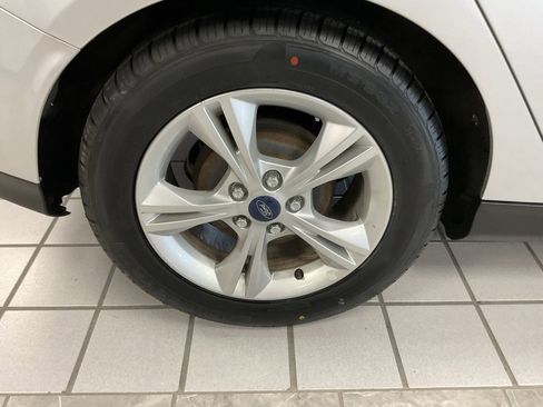 Used 2014 Ford Focus SE w/ SE Winter Package image 7
