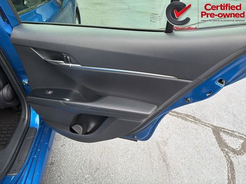 Used 2020 Toyota Camry LE FWD image 19