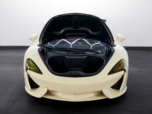 Used 2019 McLaren 570S Spider image 15