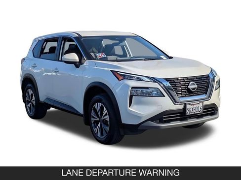 Certified 2023 Nissan Rogue SV FWD image 2