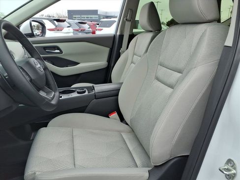 Certified 2025 Nissan Rogue SV image 24