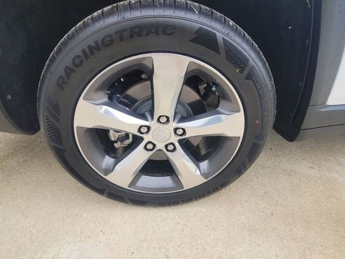 Used 2022 Jeep Grand Cherokee L Limited RWD image 26