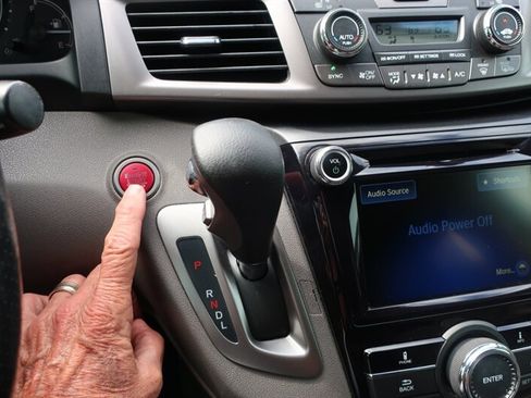 Used 2015 Honda Odyssey EX-L image 18
