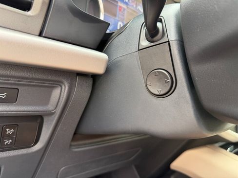 Used 2024 Ford Expedition XLT RWD image 37