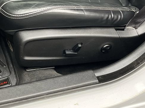 Used 2016 Chrysler 300 S w/ 300S Premium Group image 11