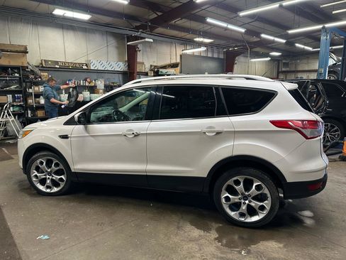 Used 2014 Ford Escape Titanium image 9
