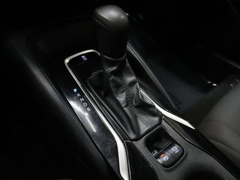 Used 2022 Toyota Corolla LE FWD image 26