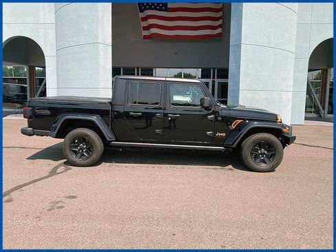 Used 2021 Jeep Gladiator Sport AWD/4WD image 2