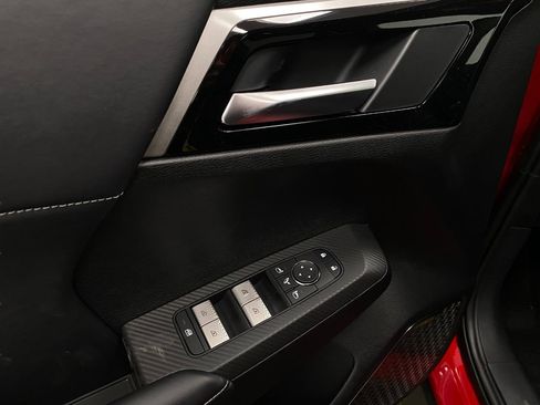 New 2025 Mitsubishi Outlander SE image 33