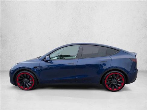 Used 2022 Tesla Model Y Performance AWD/4WD image 9