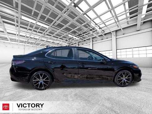 Used 2024 Toyota Camry SE FWD image 2
