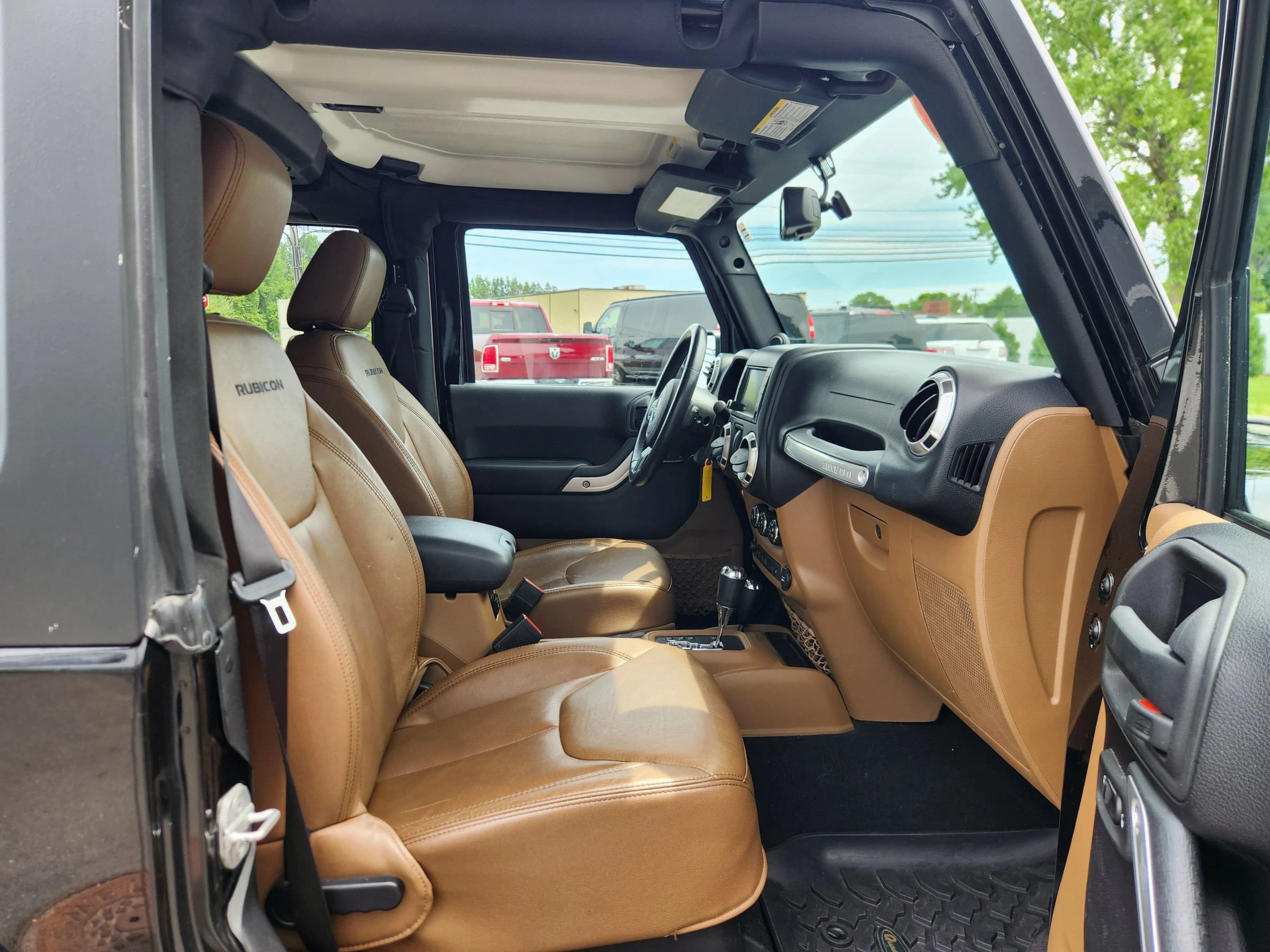 Used 2013 Jeep Wrangler Rubicon w/ Dual Top Group AWD/4WD image 13