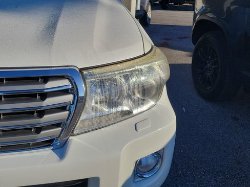 Used 2013 Toyota Land Cruiser image 3
