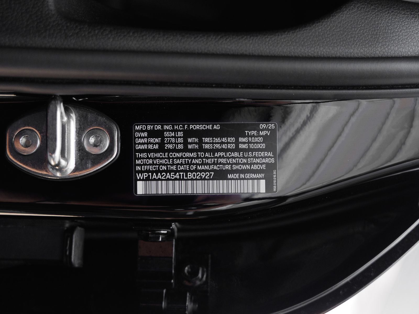 Used 2026 Porsche Macan AWD/4WD image 43