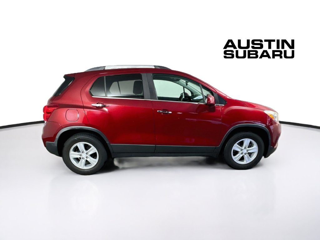Used 2018 Chevrolet Trax LT w/ LT Convenience Package FWD image 8