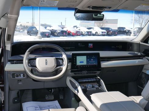 Used 2024 Lincoln Nautilus Reserve w/ Equipment Group 203A image 2