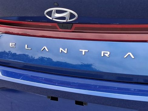 Used 2023 Hyundai Elantra SEL FWD image 29