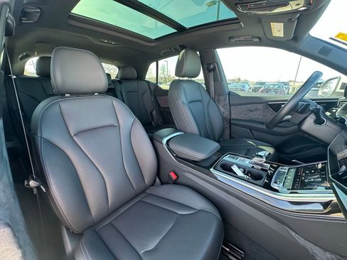 Used 2025 Audi Q8 Premium Plus image 28