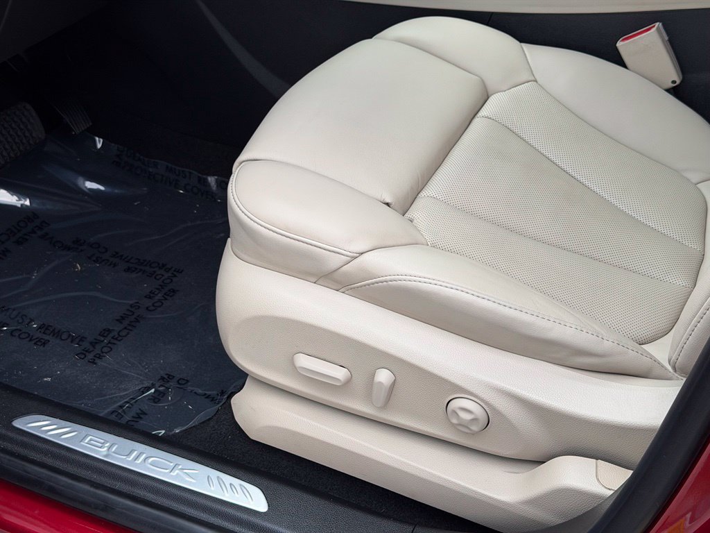 Used 2020 Buick Envision Premium w/ Driver Confidence Package AWD/4WD image 19