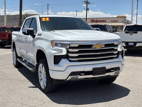 Used 2023 Chevrolet Silverado 1500 High Country w/ High Country Premium Package AWD/4WD image 2