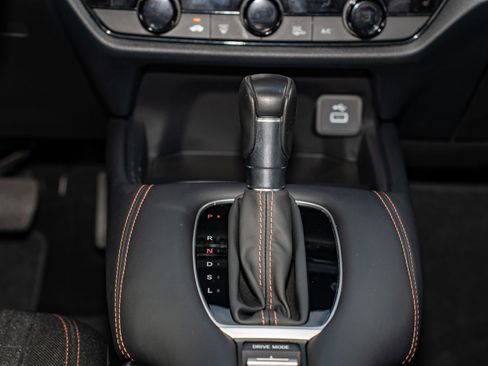 Certified 2024 Honda HR-V Sport image 25