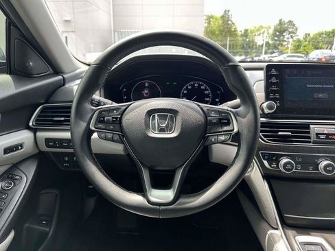 Used 2019 Honda Accord Touring image 11