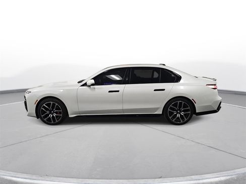 Used 2024 BMW 760i xDrive AWD/4WD image 9