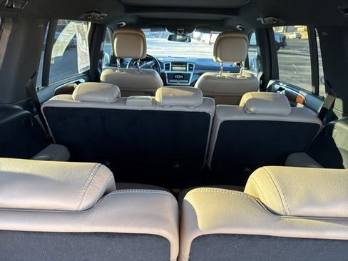 Used 2015 Mercedes-Benz GL 550 4MATIC image 19