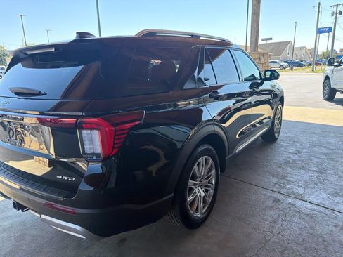 Used 2025 Ford Explorer Platinum AWD/4WD image 23