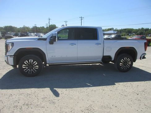 New 2026 GMC Sierra 3500 Denali Ultimate AWD/4WD image 10