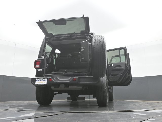 Used 2020 Jeep Wrangler Unlimited Sahara AWD/4WD image 41