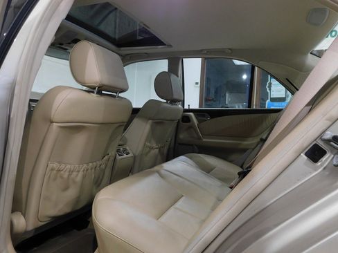 Used 1999 Mercedes-Benz E 320 4MATIC Sedan image 37