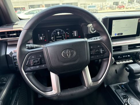 Certified 2026 Toyota 4Runner SR5 AWD/4WD image 11