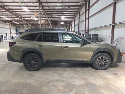 Used 2025 Subaru Outback Onyx Edition image 13