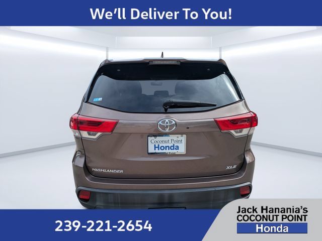 Used 2018 Toyota Highlander XLE FWD image 5