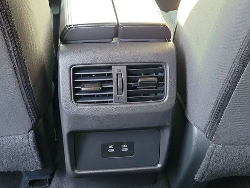 Certified 2025 Nissan Rogue SV FWD image 18