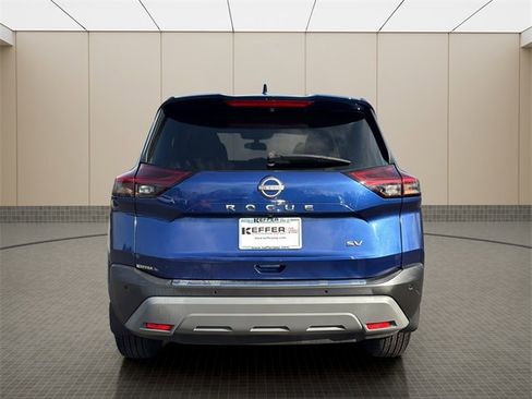 Used 2023 Nissan Rogue SV image 4