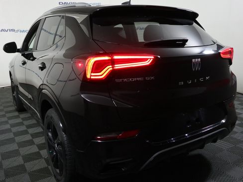 Used 2024 Buick Encore GX Sport Touring FWD image 9