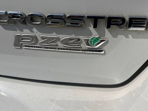 Used 2017 Subaru Crosstrek 2.0i Premium w/ Moonroof Package AWD/4WD image 24