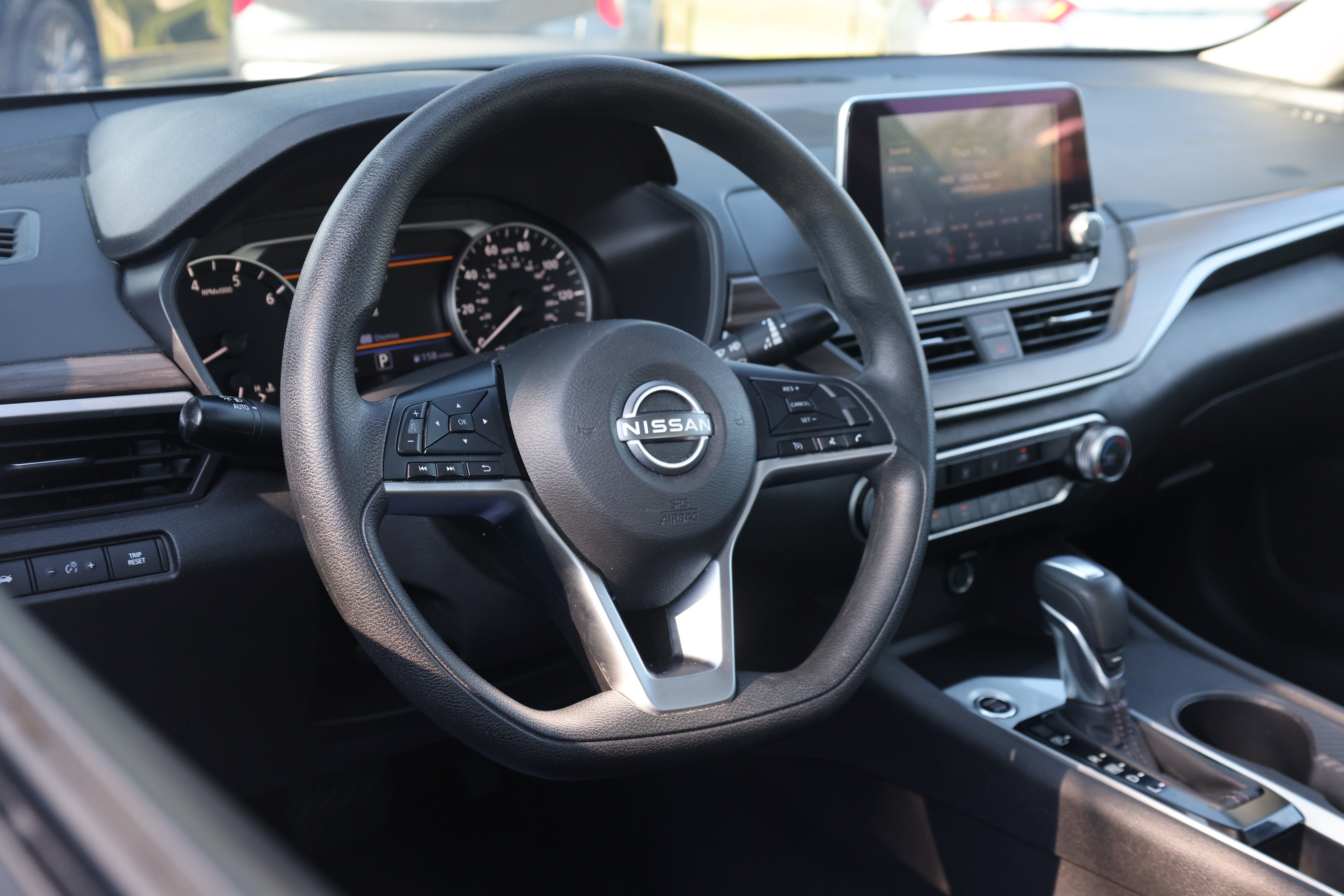Used 2025 Nissan Altima 2.5 SV FWD image 6