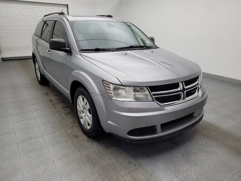 Used 2020 Dodge Journey SE w/ SE Popular Equipment Group image 13