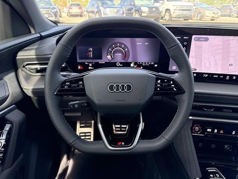 New 2026 Audi SQ5 Prestige image 12