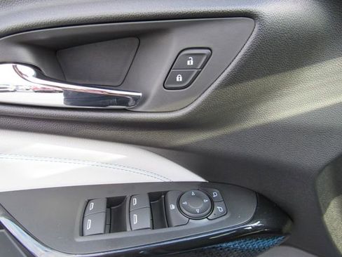 New 2026 Chevrolet Trax LT w/ Driver Confidence Package image 13