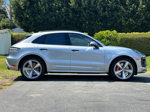 New 2026 Porsche Macan GTS AWD/4WD image 9