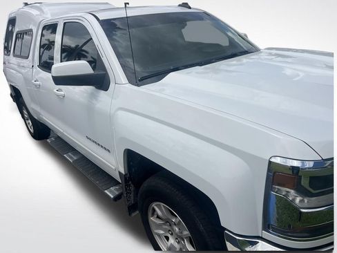 Used 2017 Chevrolet Silverado 1500 LT w/ All Star Edition AWD/4WD image 2