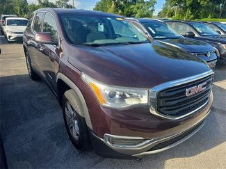 Used 2017 GMC Acadia SLE image 1