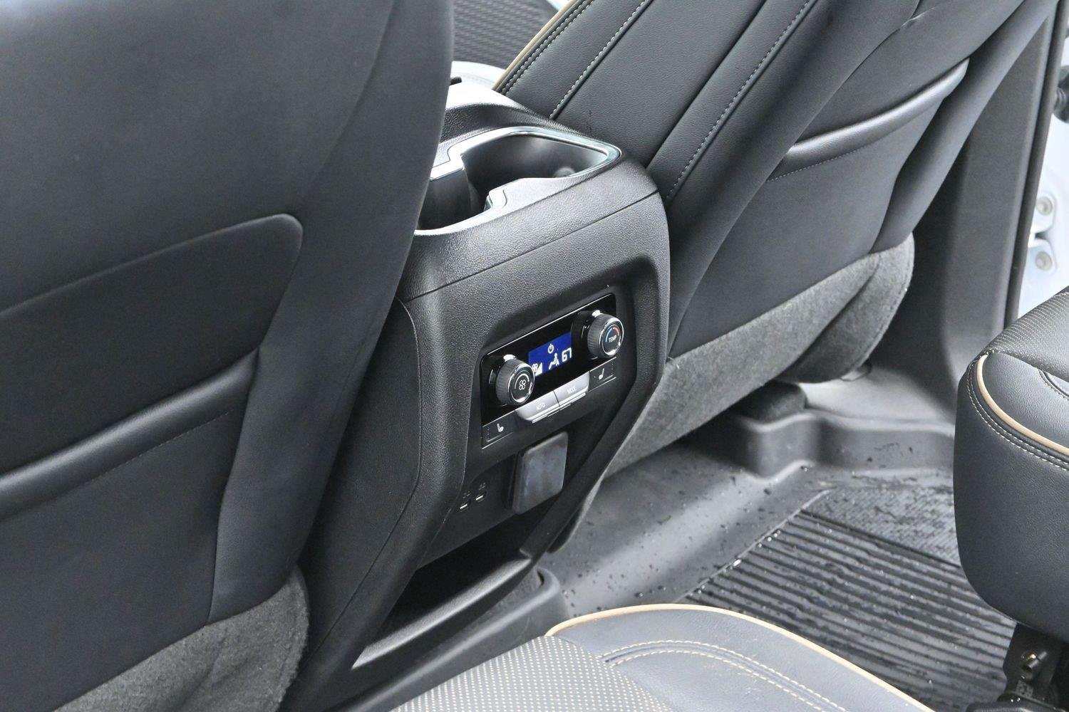 Used 2025 Chevrolet Traverse High Country FWD image 30