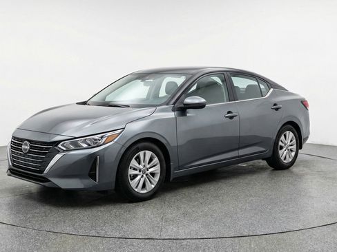 Used 2025 Nissan Sentra S image 3